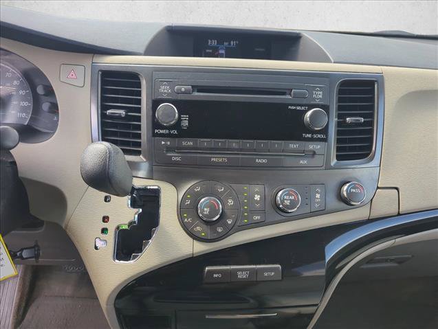 Used 2012 Toyota Sienna LE FWD image 18