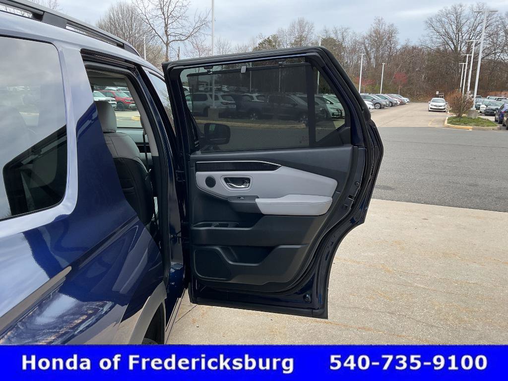 Used 2025 Honda Pilot Elite image 18