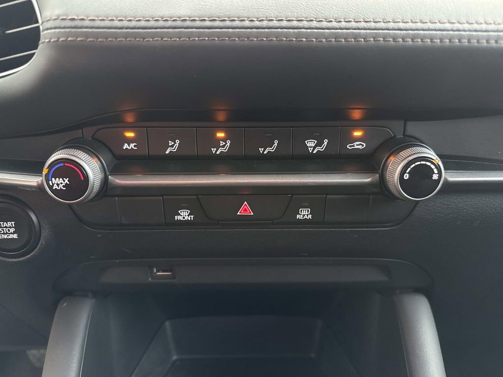 Used 2021 MAZDA MAZDA3 Sedan image 30