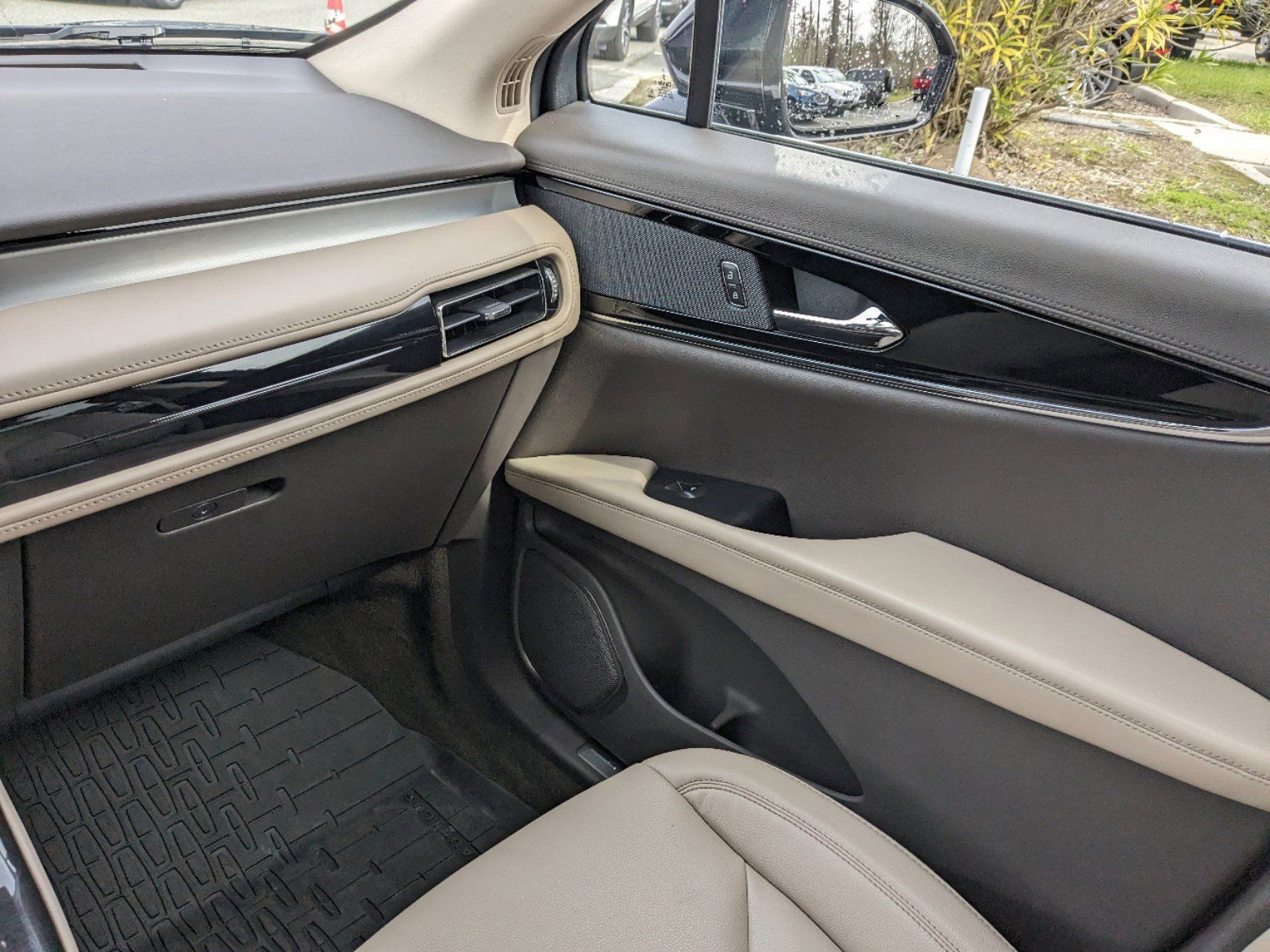 Certified 2023 Lincoln Nautilus AWD w/ Premium Package image 17