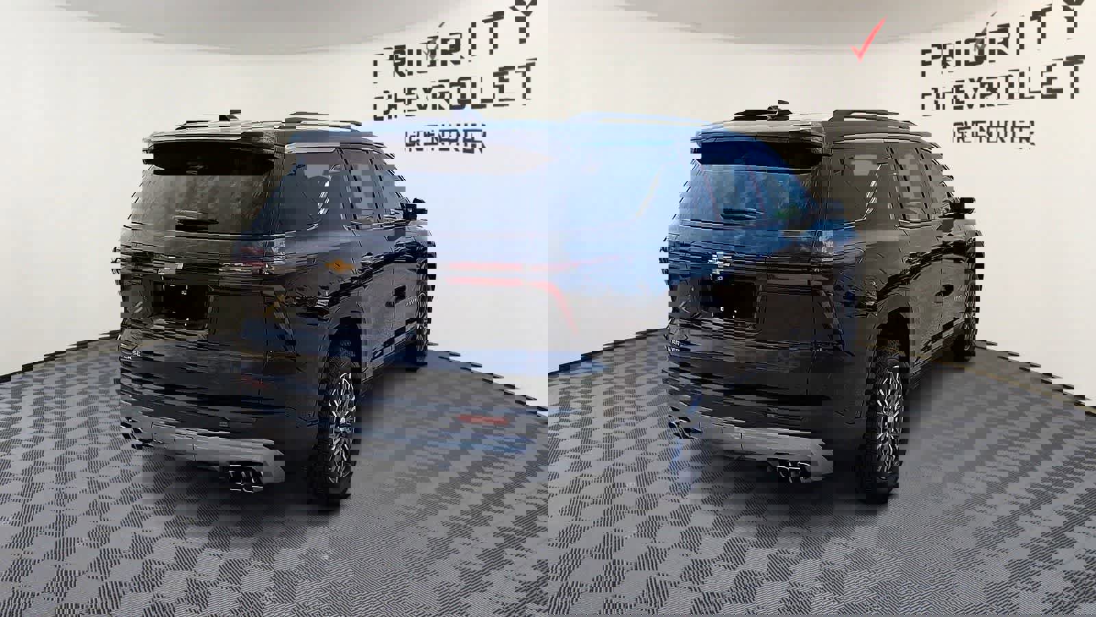 Used 2025 Chevrolet Traverse LT w/ Enhanced Driving Package image 8