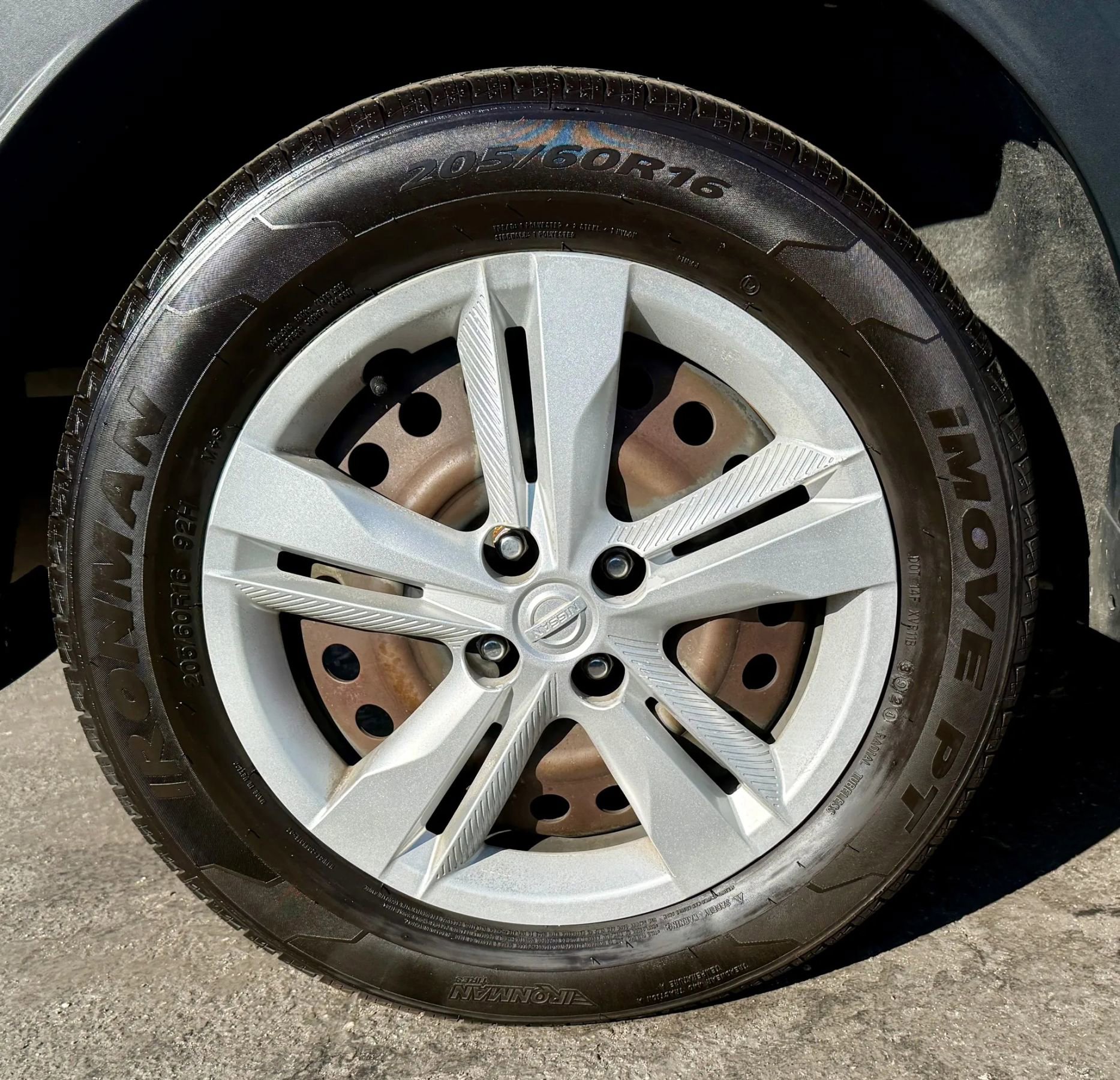 Used 2018 Nissan Kicks S image 6