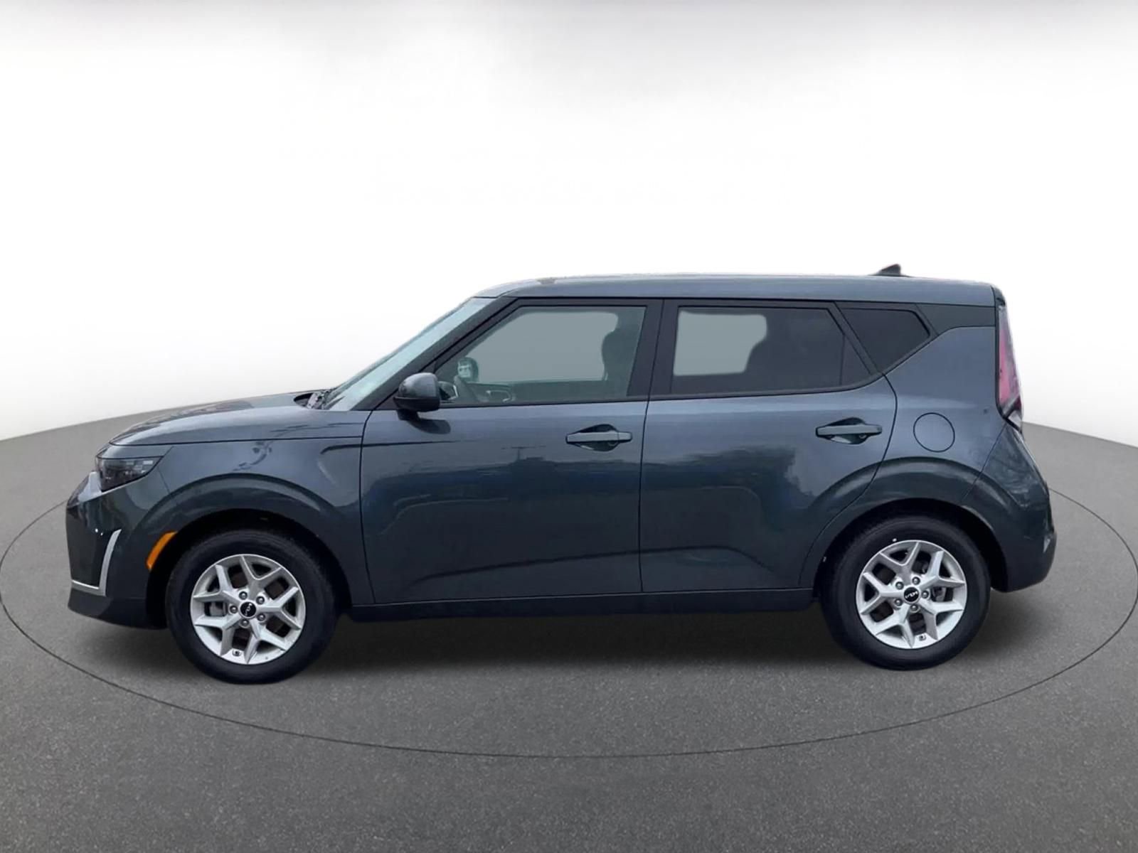 Used 2025 Kia Soul LX w/ LX Technology Package image 9