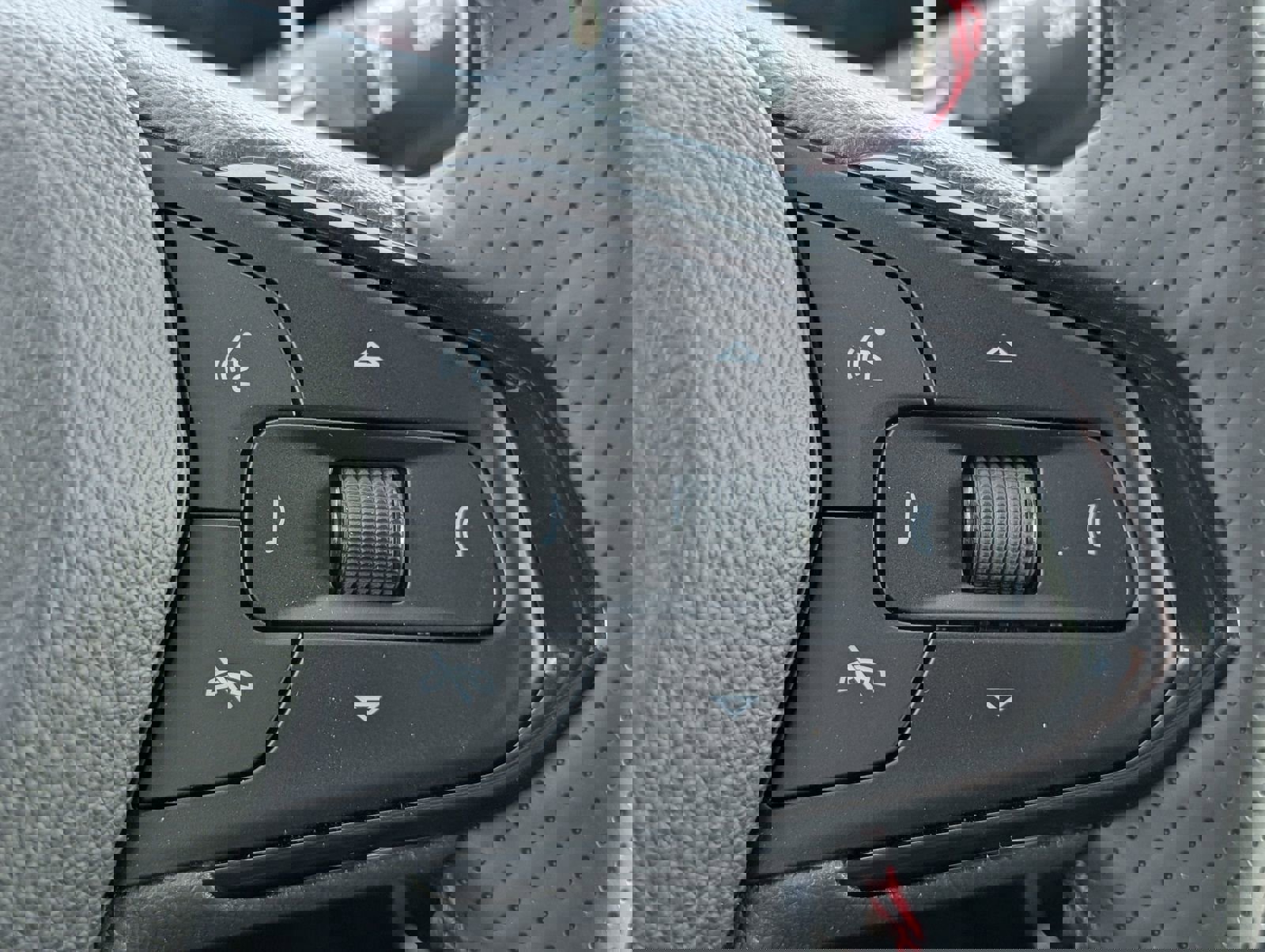 New 2026 Chevrolet Trax RS w/ Driver Confidence Package FWD image 17