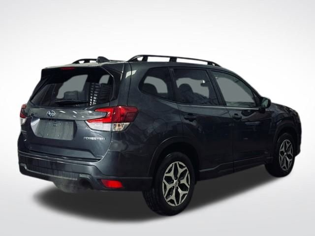 Used 2022 Subaru Forester Premium image 6