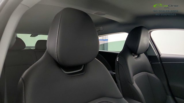 Used 2025 Lucid Air Pure RWD image 34