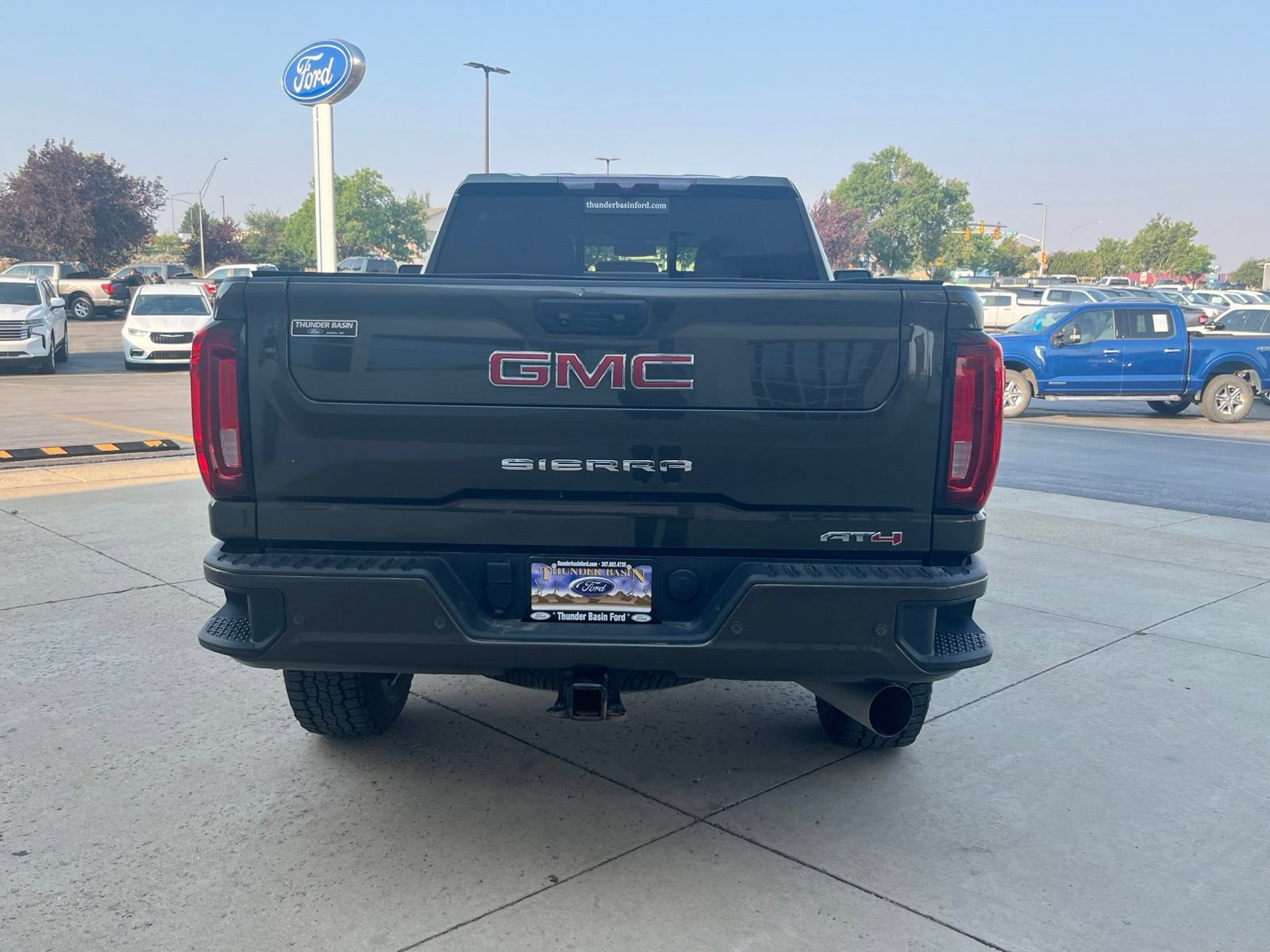 Used 2022 GMC Sierra 3500 AT4 w/ AT4 Preferred Package AWD/4WD image 6