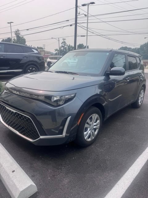 Certified 2024 Kia Soul LX FWD image 2