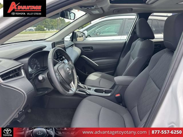 Used 2023 Toyota Corolla Cross LE w/ Moonroof Package AWD/4WD image 18