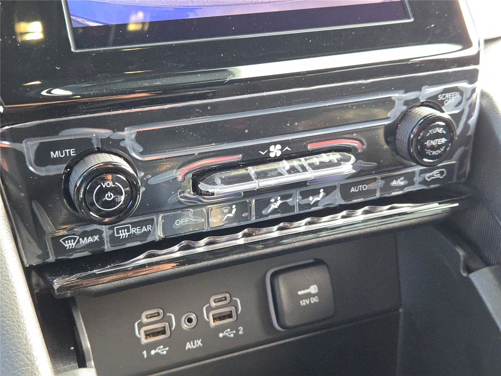 New 2025 Jeep Grand Cherokee L Laredo w/ MOPAR Finishing Package image 31