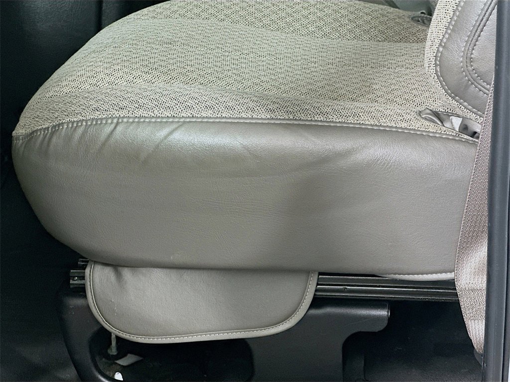 Used 2023 Chevrolet Express 3500 LS image 21