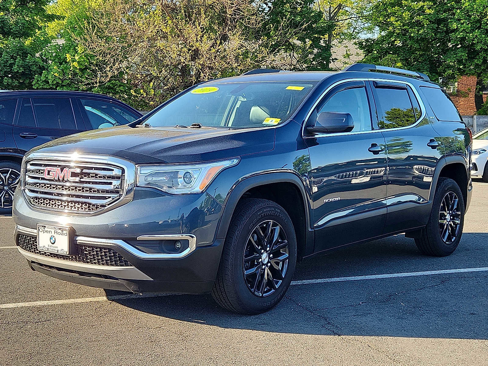 Used 2019 GMC Acadia SLT w/ LPO, Floor Liner Package AWD/4WD image 3