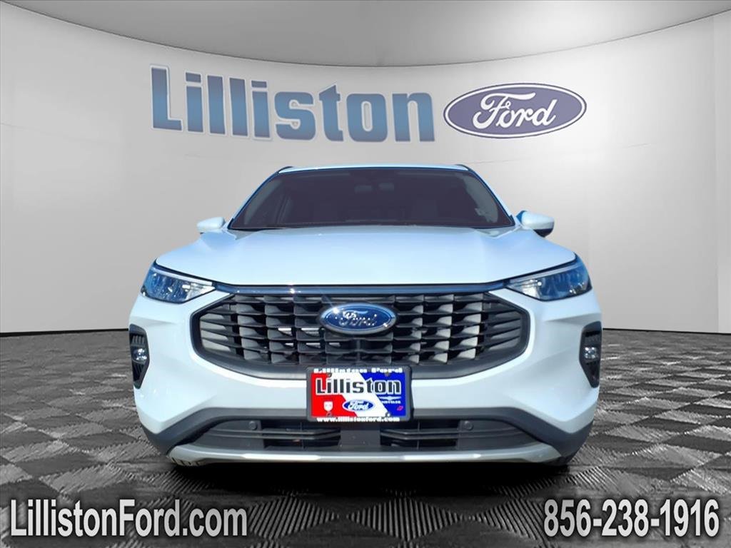 Used 2025 Ford Escape SE image 2