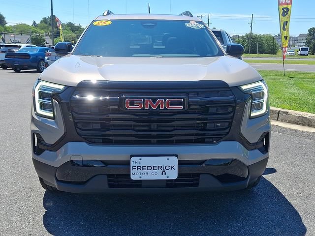 Used 2025 GMC Terrain Elevation AWD/4WD image 2