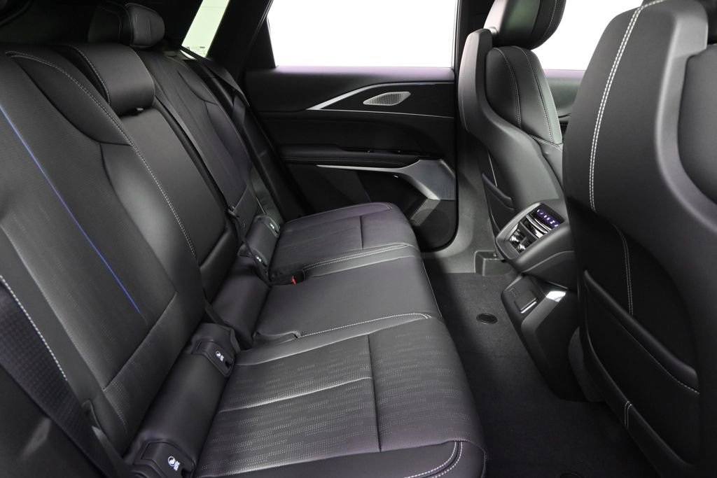 New 2026 Cadillac Lyriq Signature Sport w/ LPO, Floor Liner Package image 18