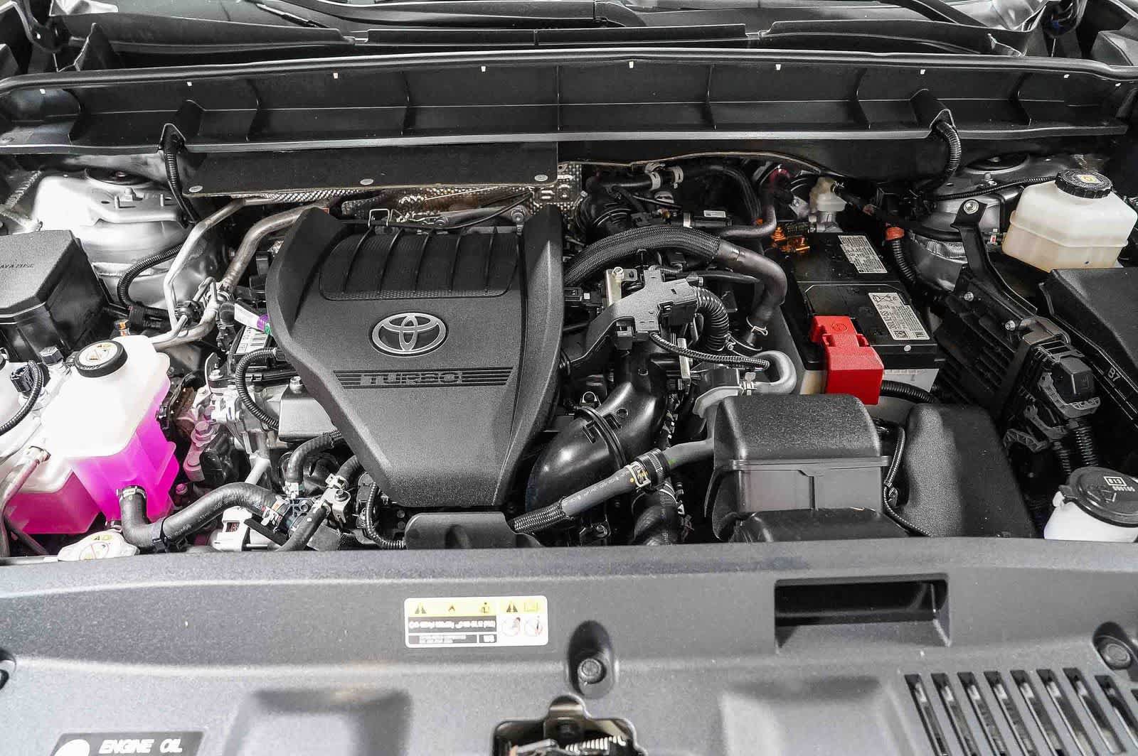 Used 2025 Toyota Highlander LE FWD image 27