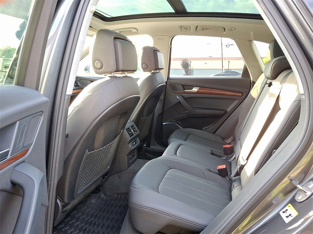 Certified 2023 Audi Q5 2.0T Premium w/ Convenience Package image 16