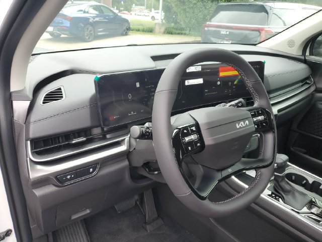New 2027 Kia Carnival SX w/ Dark Edition Package FWD image 13