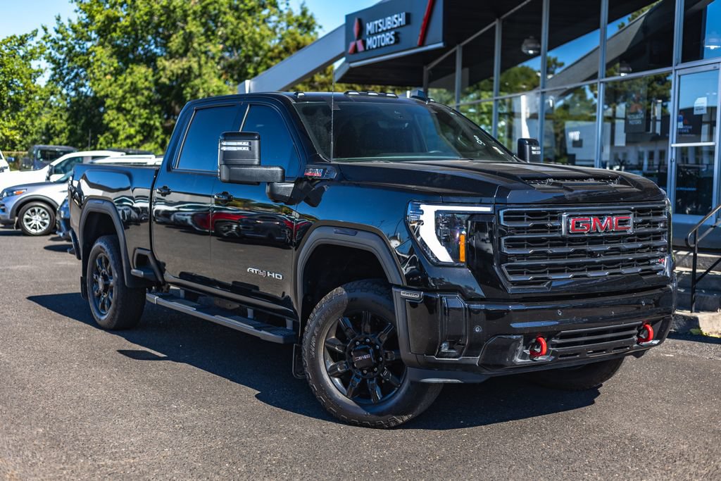 Used 2025 GMC Sierra 3500 AT4 w/ Technology Package AWD/4WD video 1