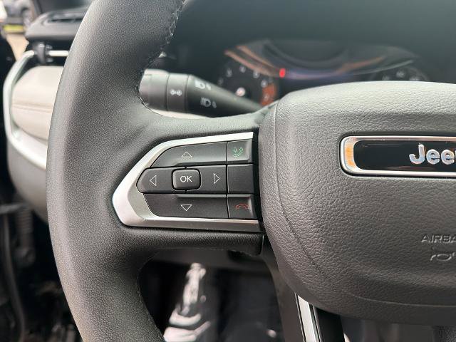 Used 2025 Jeep Compass Limited AWD/4WD image 18