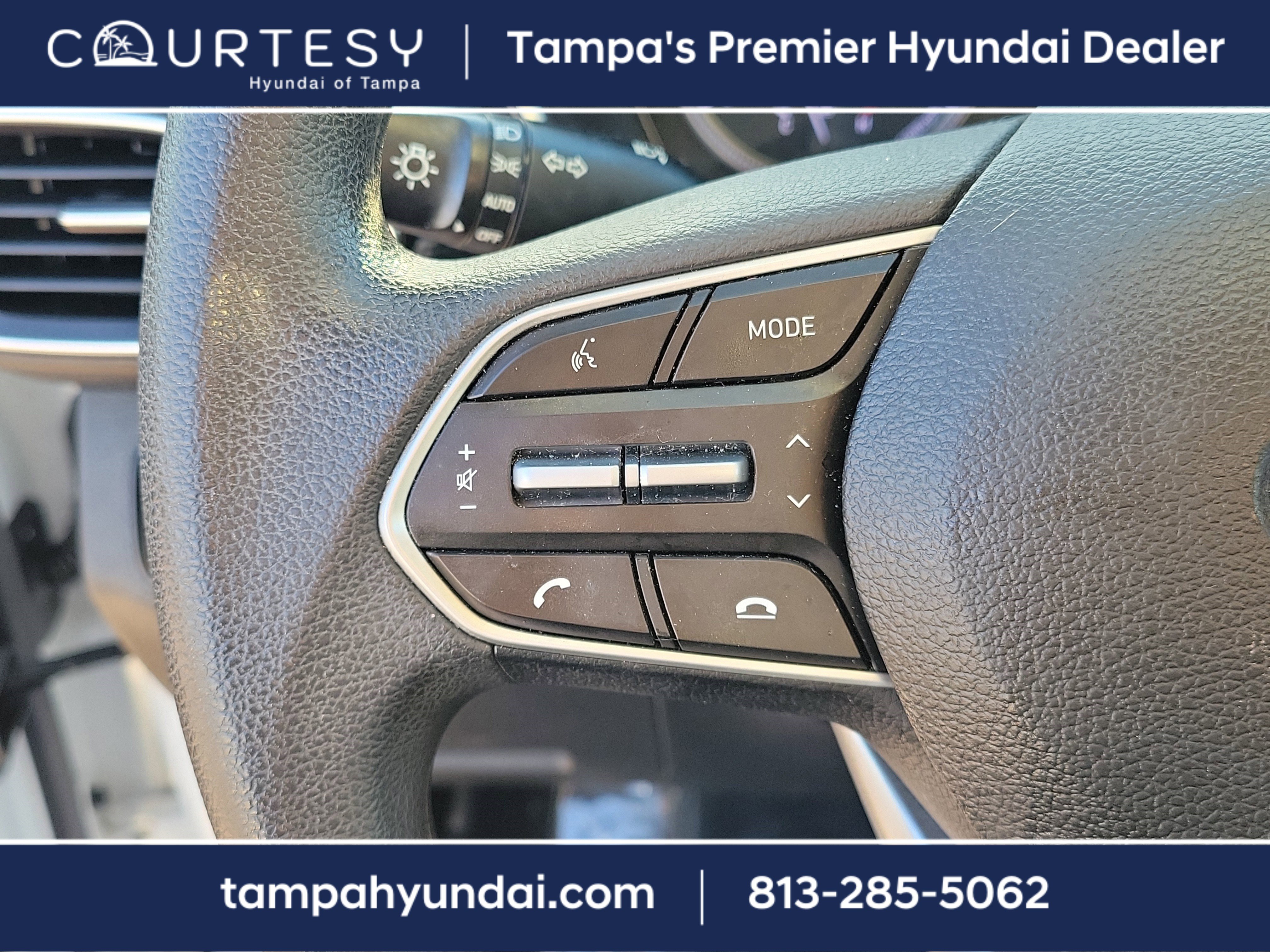 Used 2020 Hyundai Santa Fe SE image 25