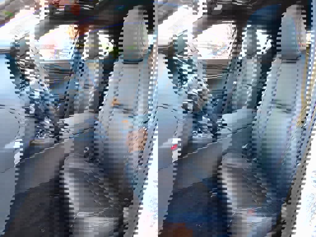 Used 2023 MAZDA MAZDA3 s image 12