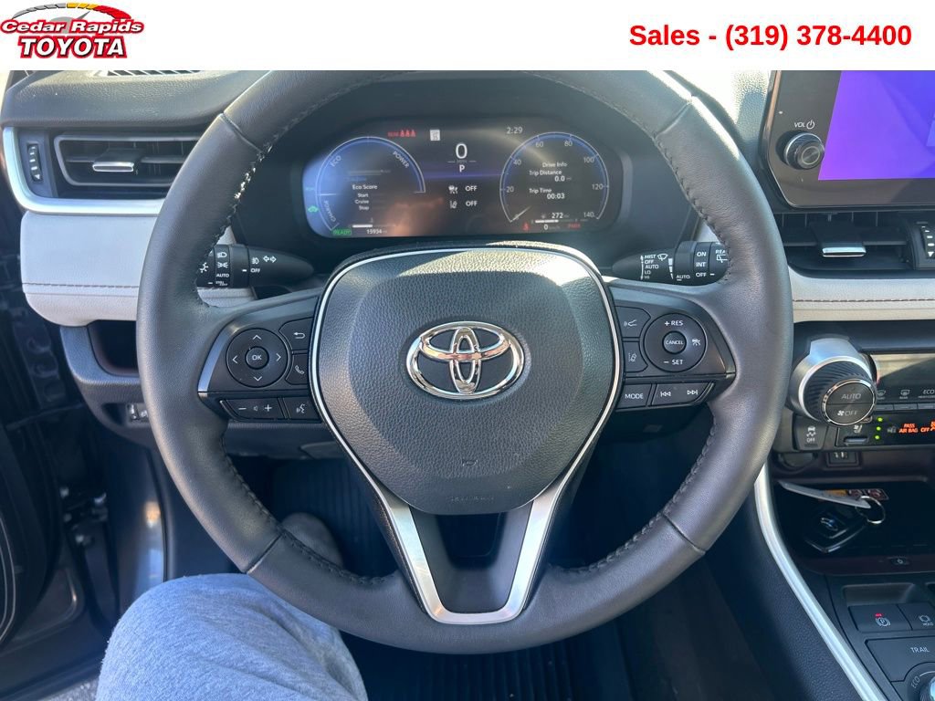 Used 2023 Toyota RAV4 Limited image 17