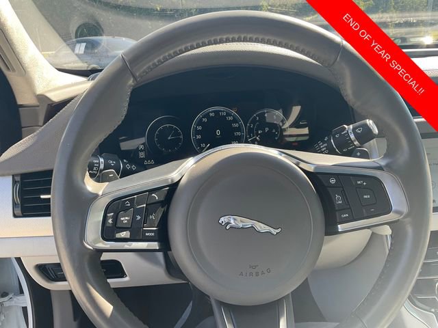 Used 2019 Jaguar XF Prestige image 21