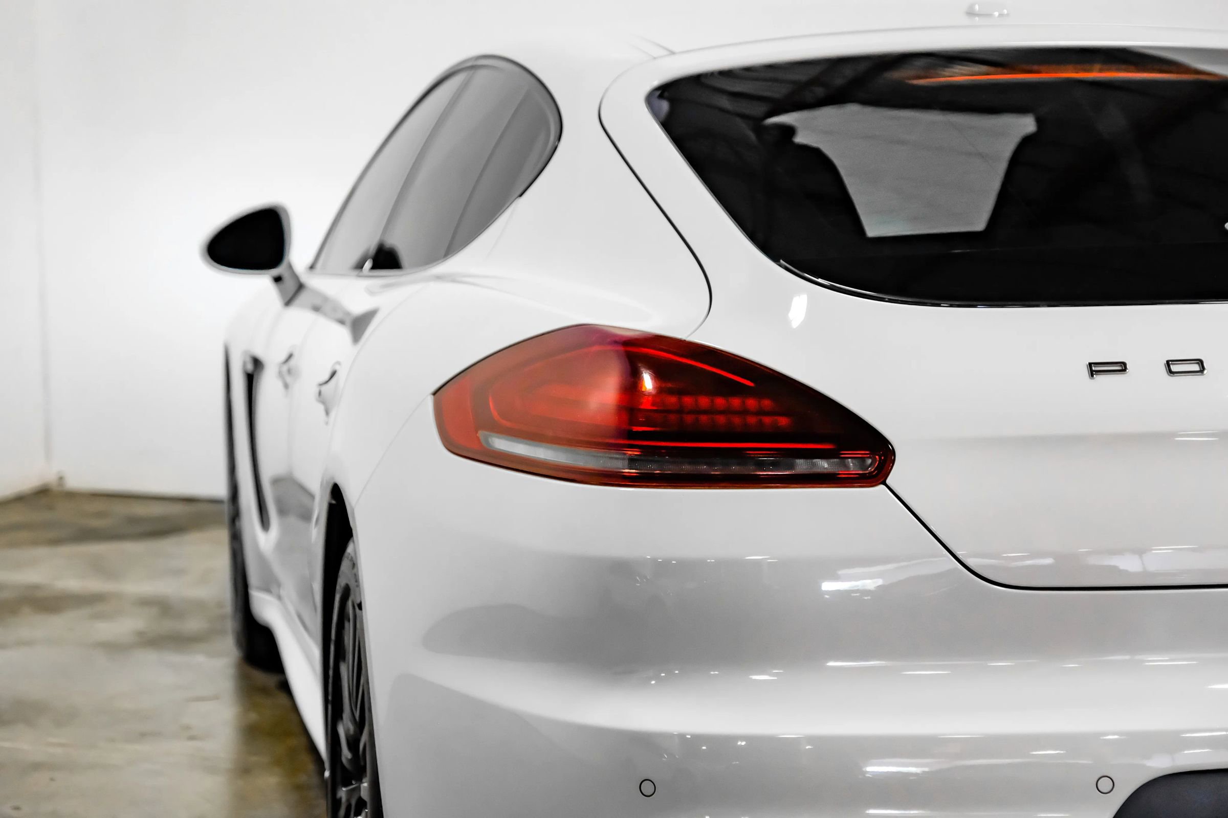 Used 2014 Porsche Panamera S image 26