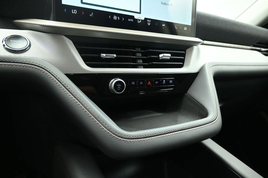 New 2026 Ford Explorer Active RWD image 16