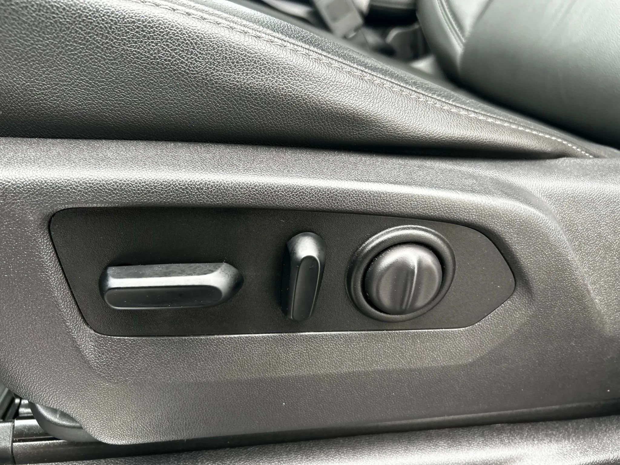 Used 2019 Chevrolet Silverado 1500 LT w/ All-Star Edition image 35