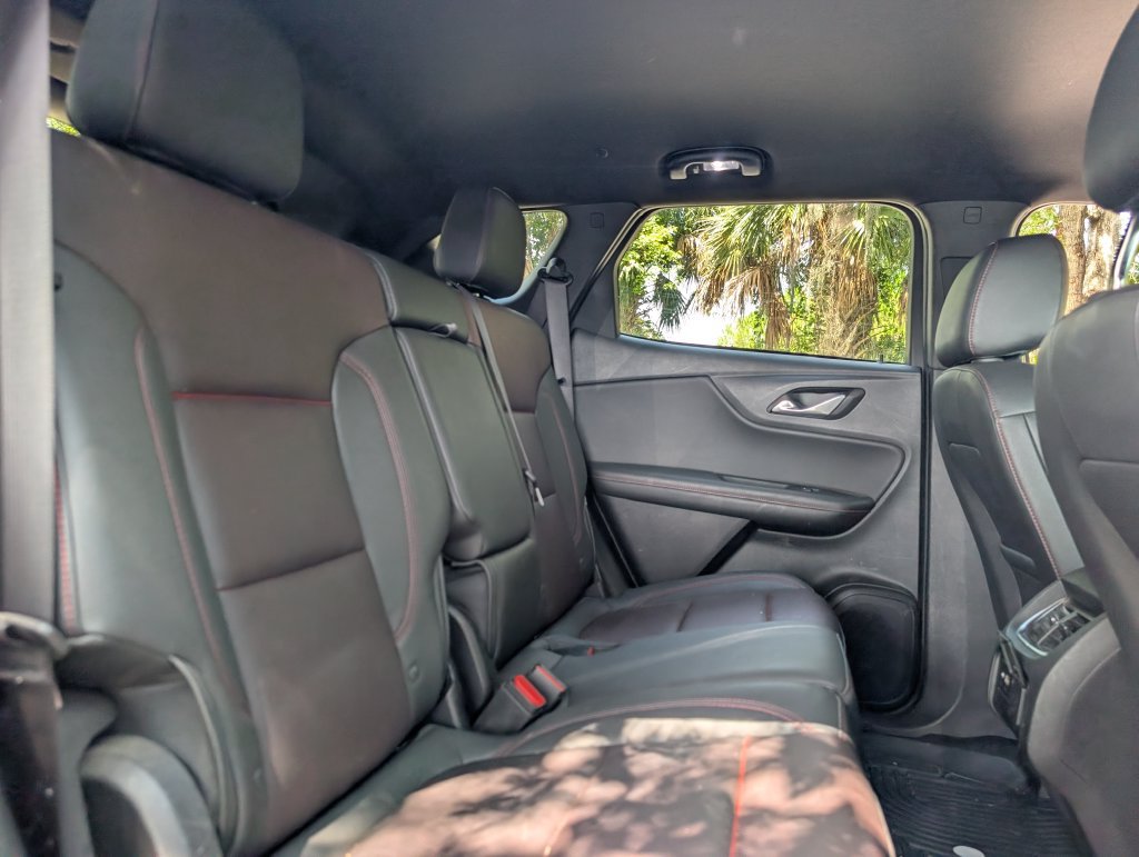 Used 2022 Chevrolet Blazer RS FWD image 19