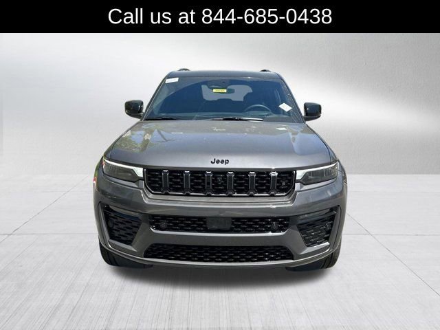 New 2026 Jeep Grand Cherokee Summit AWD/4WD image 2