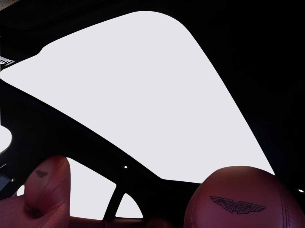 Used 2021 Aston Martin DBX image 25