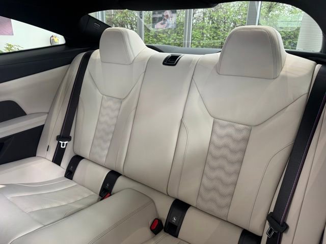Used 2026 BMW M4 xDrive Competition AWD/4WD image 9