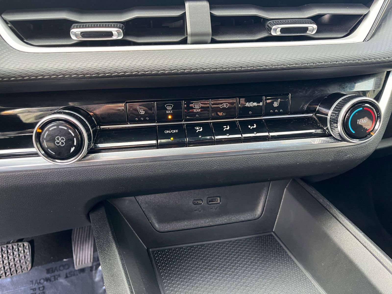 Used 2025 Chevrolet Equinox LT image 24