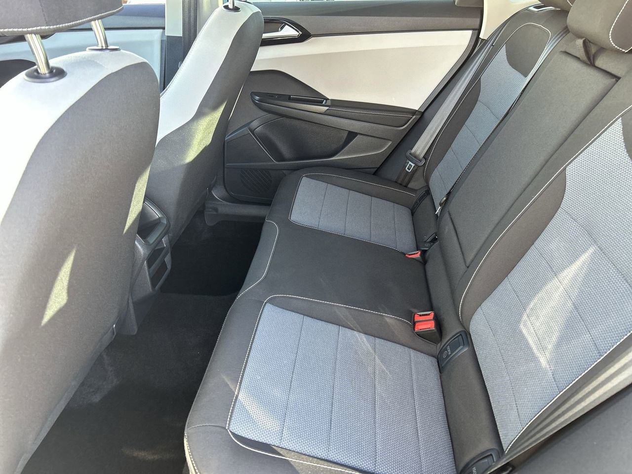 Certified 2025 Volkswagen Taos S FWD image 13
