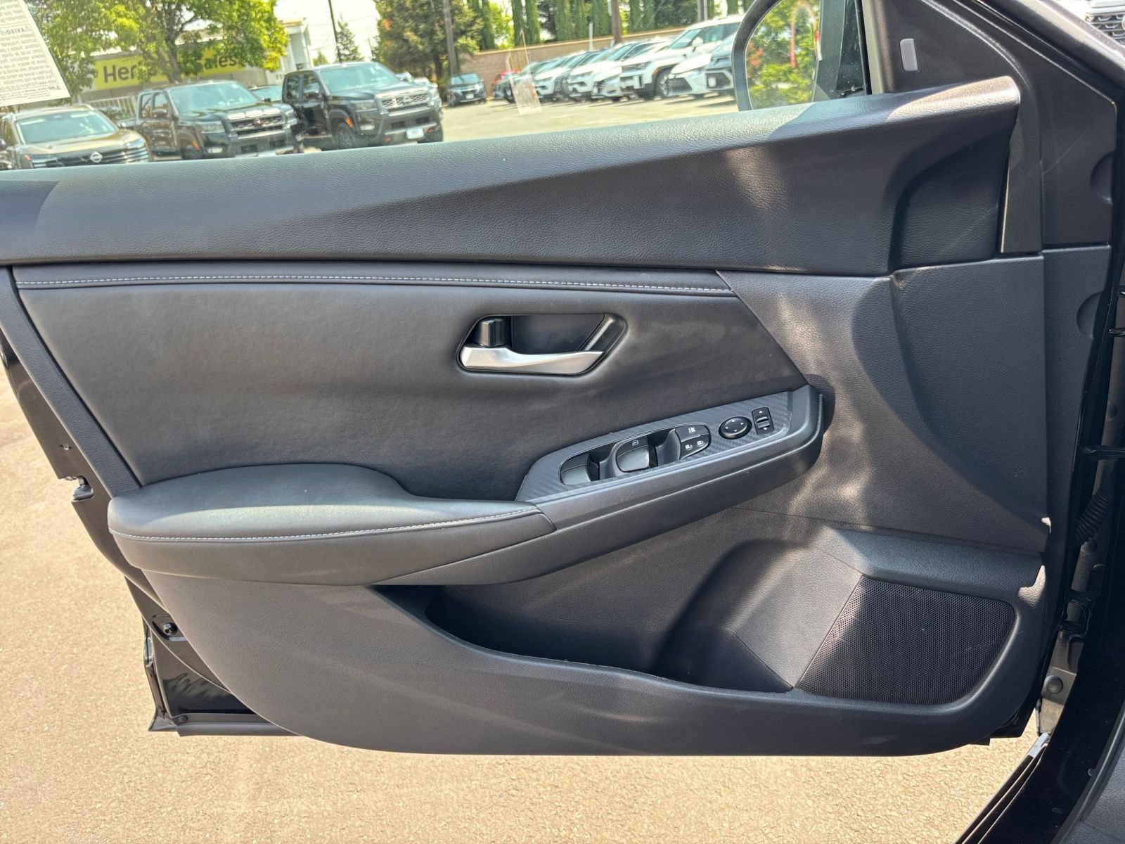 Used 2025 Nissan Sentra SV FWD image 18