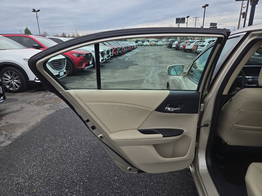 Used 2015 Honda Accord EX-L image 21