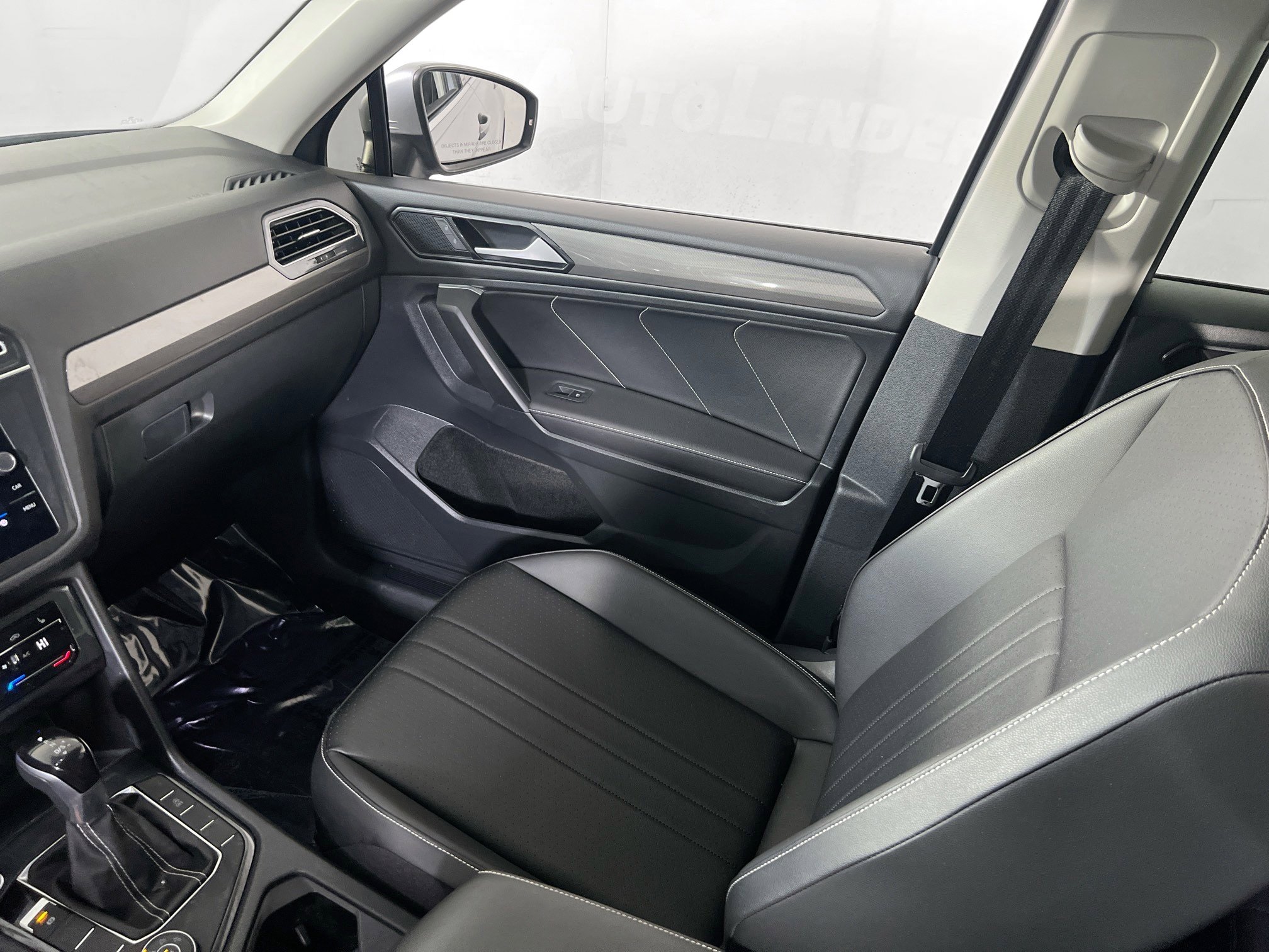 Used 2022 Volkswagen Tiguan SE AWD/4WD image 23