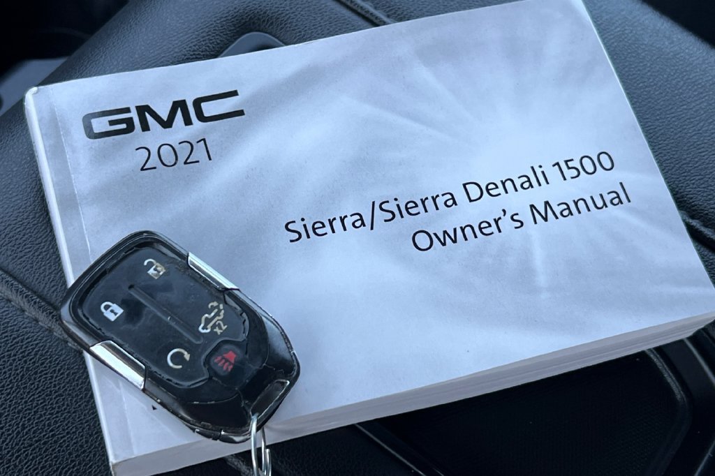 Used 2021 GMC Sierra 1500 SLT w/ SLT Premium Plus Package AWD/4WD image 12