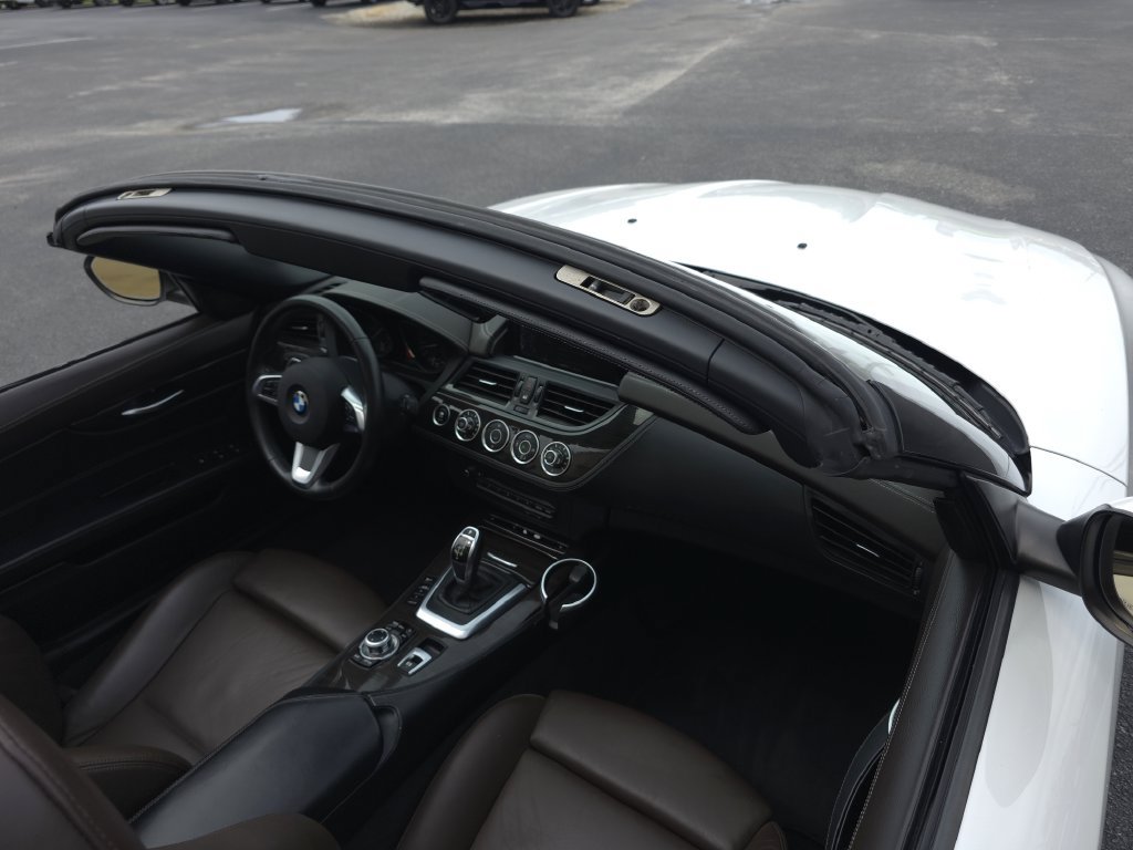 Used 2014 BMW Z4 sDrive35i RWD image 27