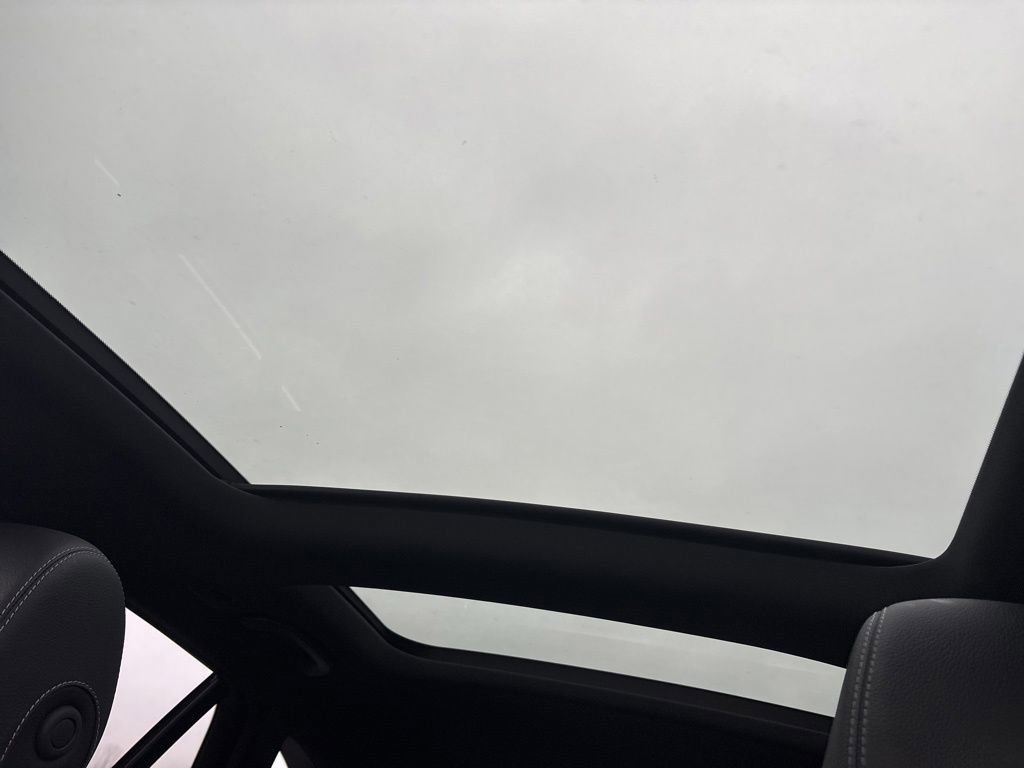 Used 2022 Mercedes-Benz GLC 300 4MATIC image 5