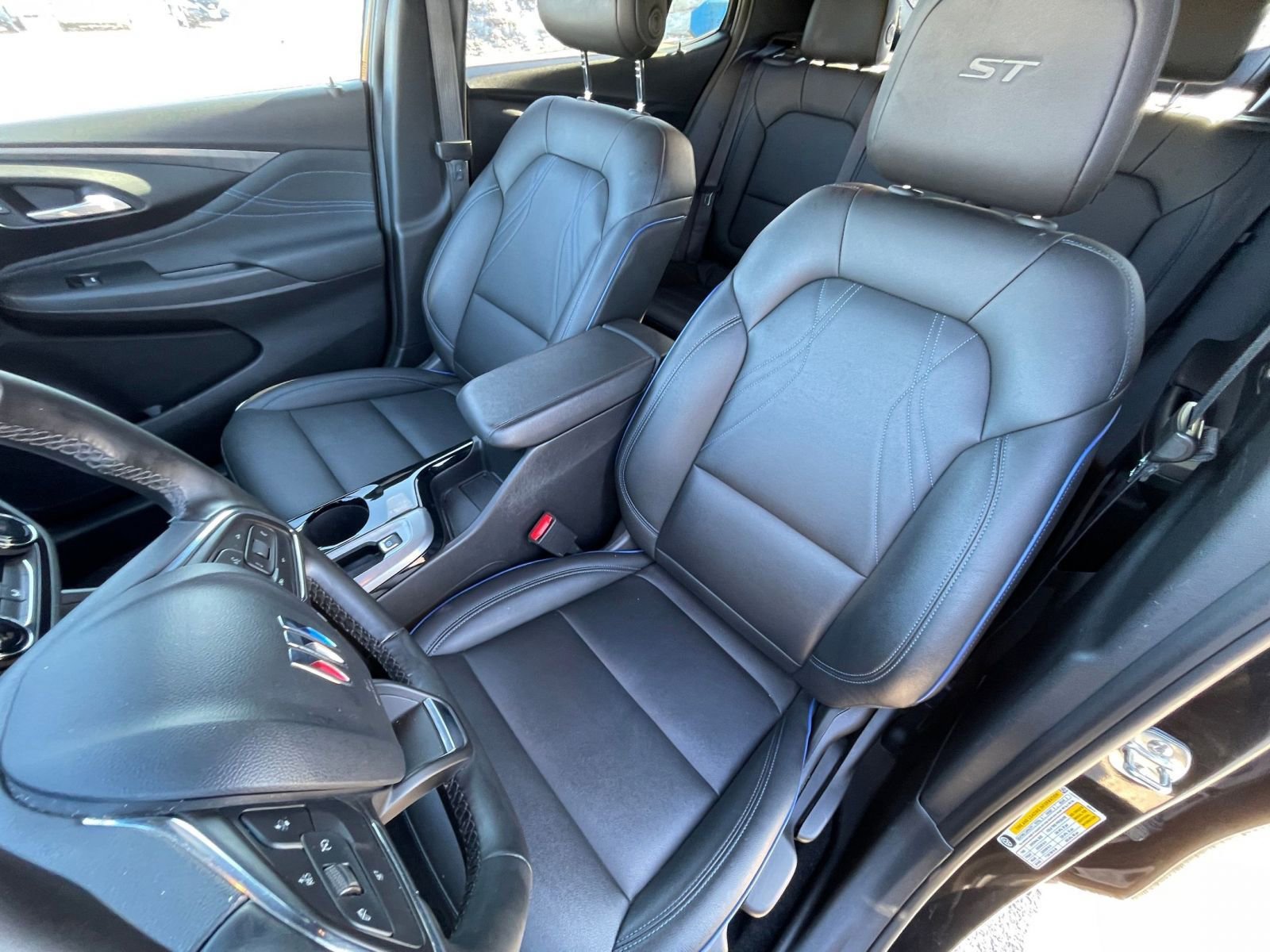 Used 2025 Buick Envista Sport Touring image 35