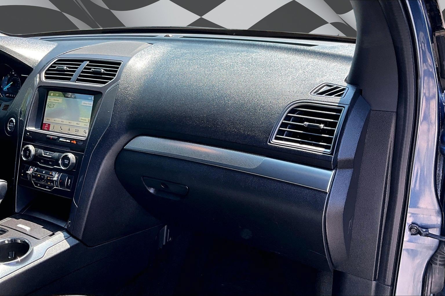 Used 2018 Ford Explorer XLT w/ Equipment Group 202A AWD/4WD image 16