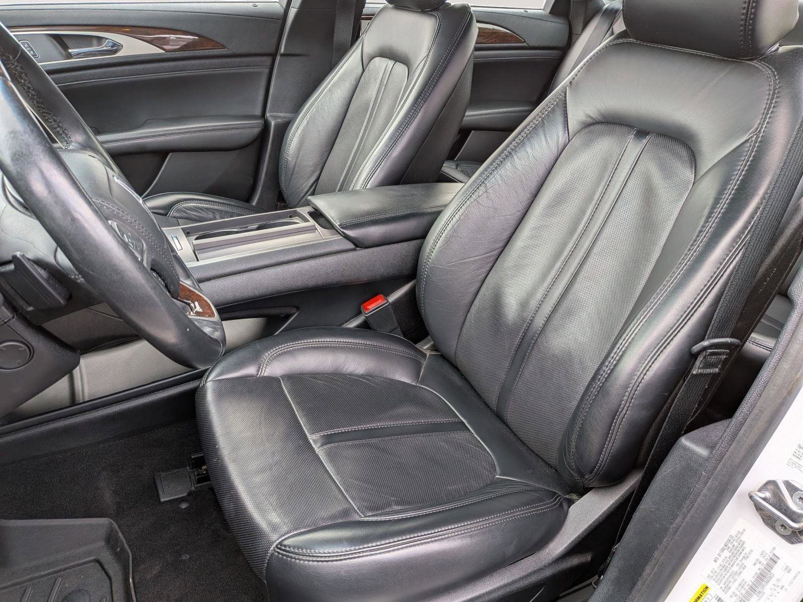 Used 2020 Lincoln MKZ Reserve FWD image 25