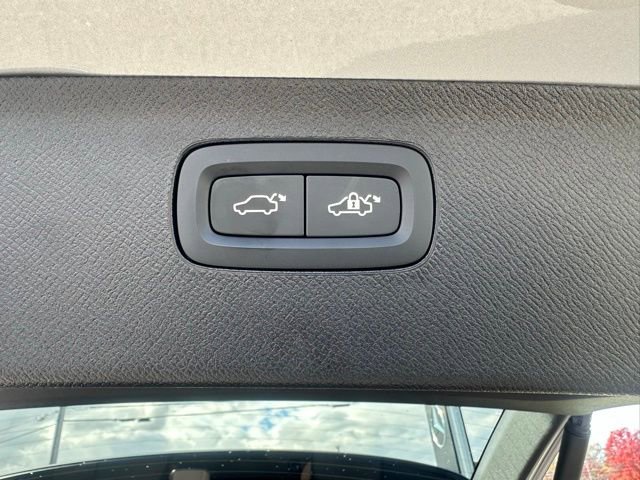 Used 2025 Volvo XC90 B6 Ultra w/ Protection Package image 43