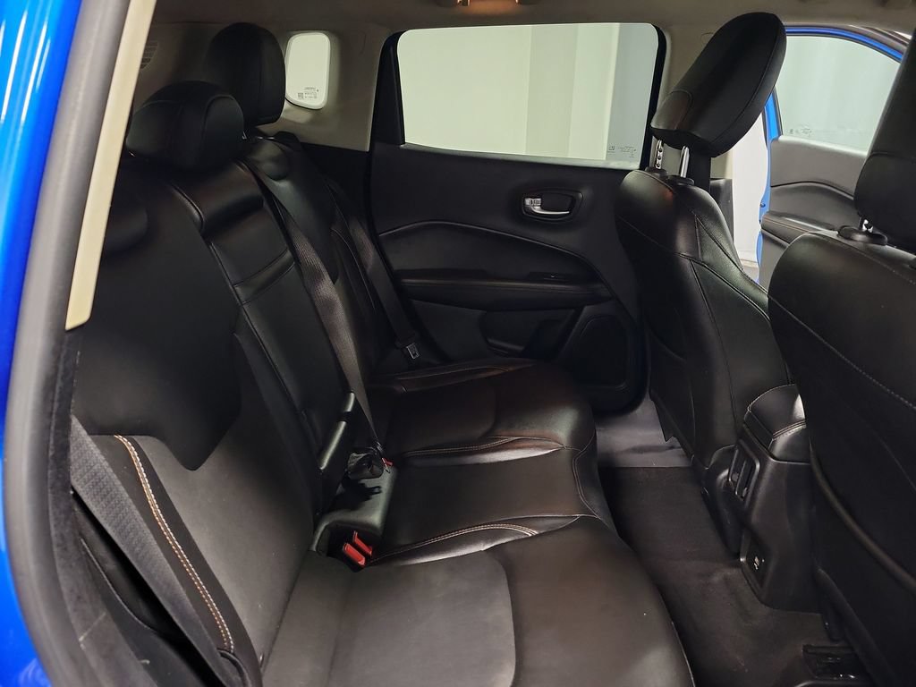 Used 2018 Jeep Compass Latitude w/ Cold Weather Group AWD/4WD image 20
