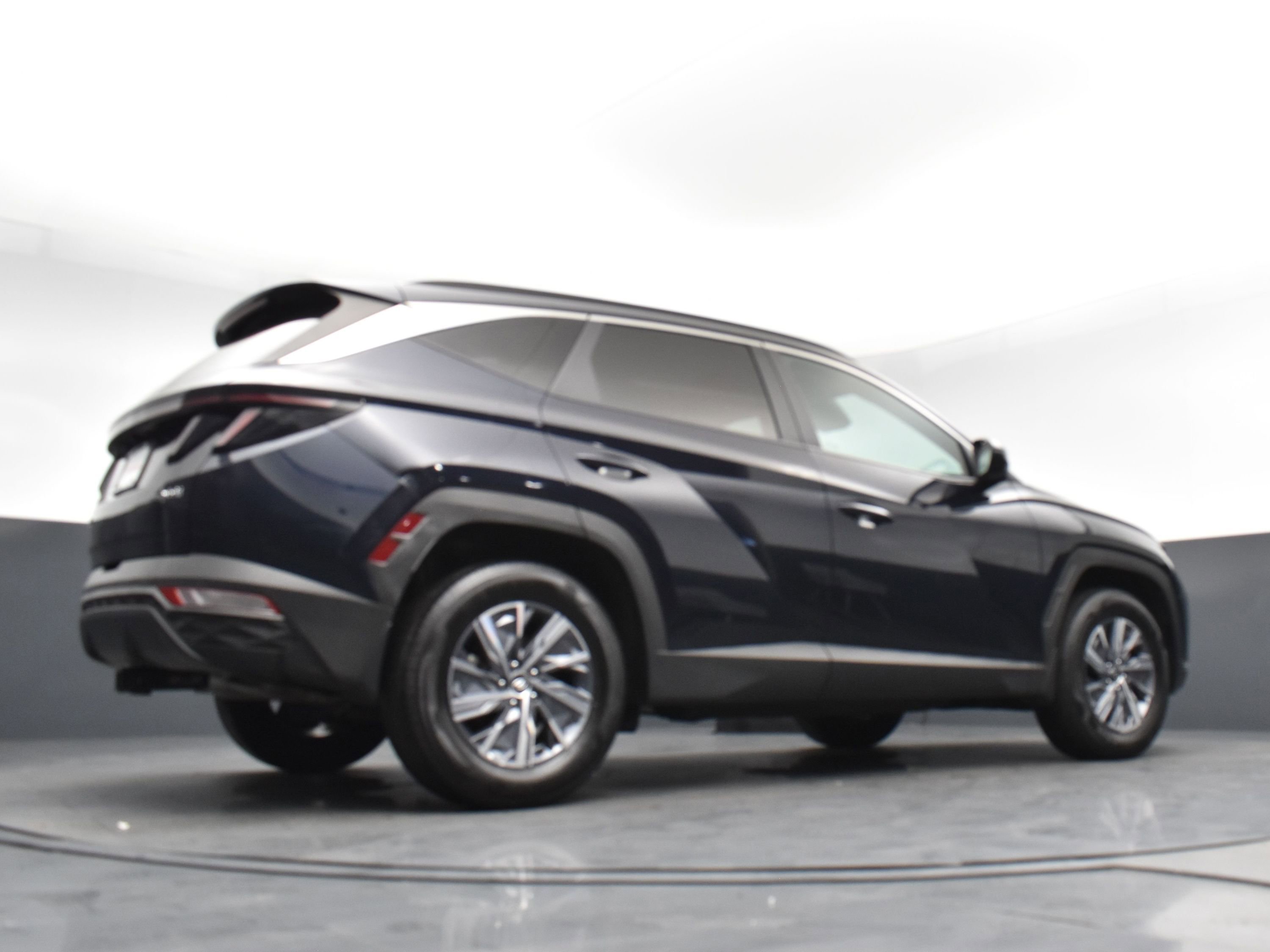 Used 2023 Hyundai Tucson Blue AWD/4WD image 21