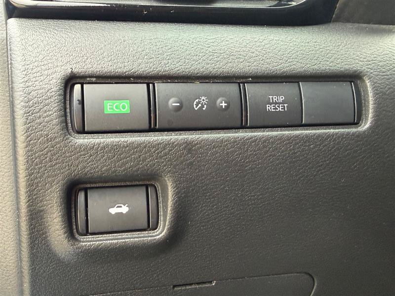 Used 2024 Nissan Sentra SV FWD image 13